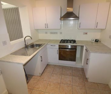 2 bedroom semi-detached house to rent - Photo 4