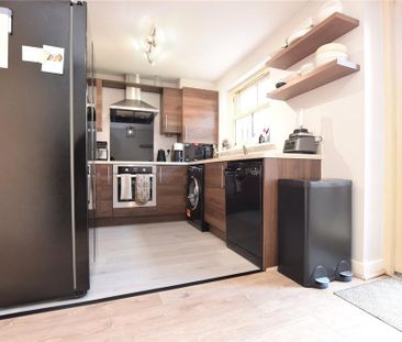 2 bedroom townhouse to rent - Photo 2