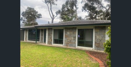 29 Sunnymeade Drive, Aberfoyle Park, SA 5159 - Photo 5