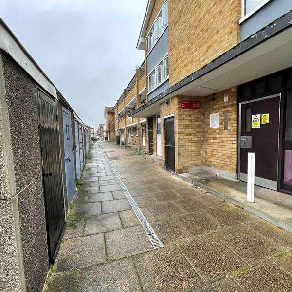 Lady Margaret Road, Southall, UB1 - Photo 1