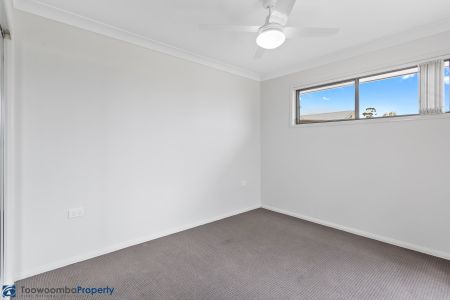 This impeccably presented lowset brick unit is sure to impress! - Photo 2
