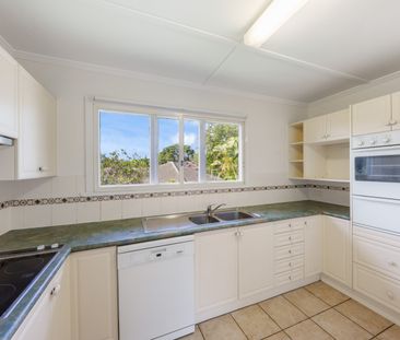 6 Conifer Street, Alderley QLD 4051 - House For Rent | Domain - Photo 4