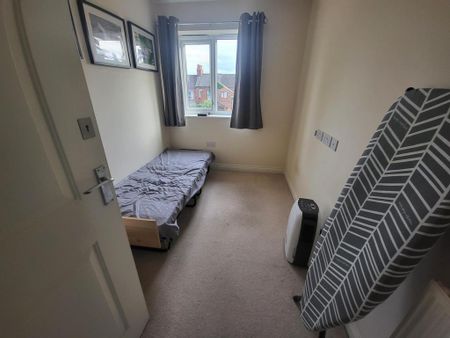 3 bedroom semi-detached house to rent - Photo 5