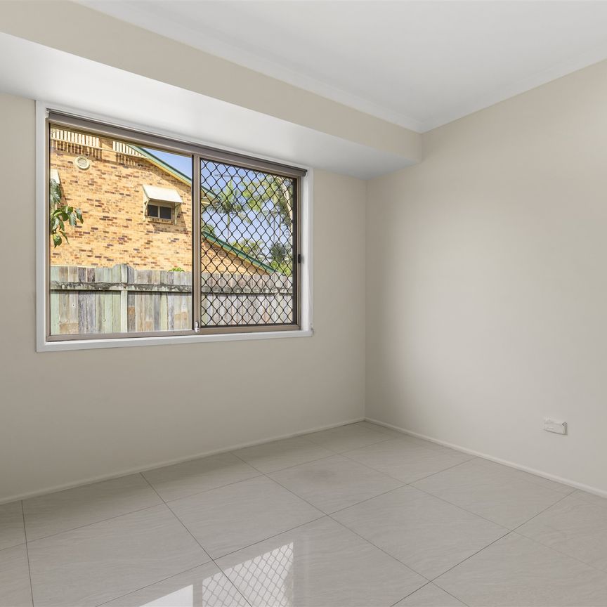 11 Birchley Street, Chapel Hill QLD 4069 - House For Rent - $900 | Domain - Photo 1
