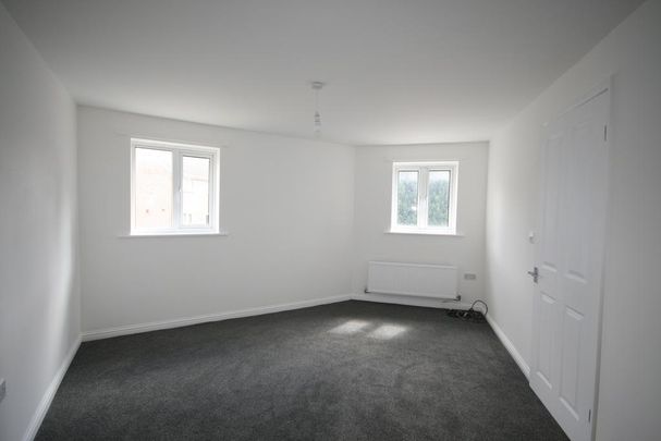 3 bedroom semi-detached house to rent - Photo 1