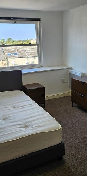 4 bedroom house share to rent - Photo 1