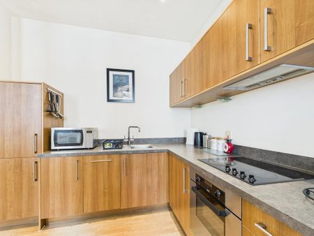 3 bedroom flat to rent - Photo 5