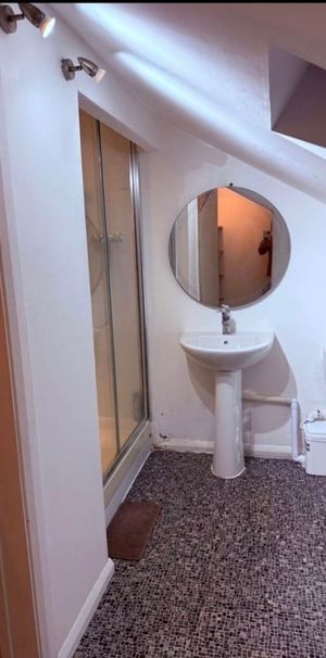 Room in a Shared House, Danescombe, SE12 - Photo 1