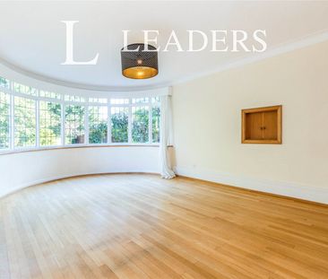 5 bedroom house to rent Burwood Park Road, Hersham, Walton-on-Thame... - Photo 1