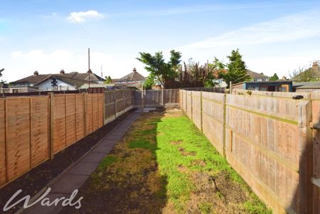 3 bedroom terraced house to rent - Photo 2