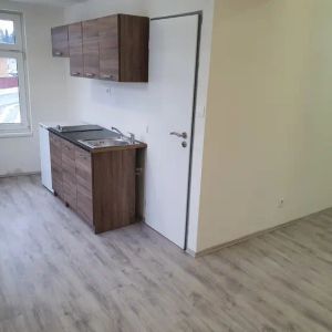 Pronájem bytu 1+kk, 28 m - Photo 2