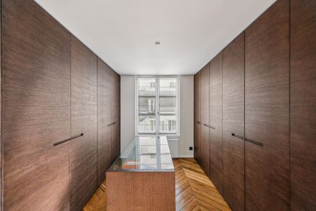 Location Appartement de luxe Paris 8 5 Pièces 155 m² - Photo 2