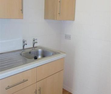 1 bedroom retirement property to rent - Photo 6