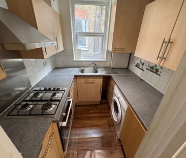 3 Bed Flat, Brixton Hill, SW2 - Photo 4