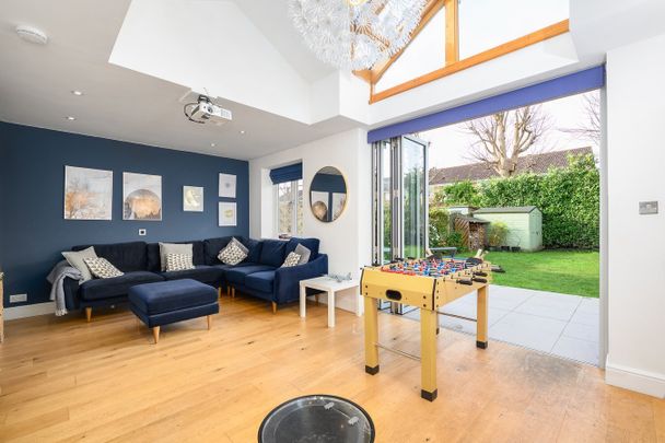 Long Lodge Drive, Walton-on-Thames, KT12 - Photo 1