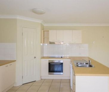 Spacious Home in the Heart of Upper Coomera - Photo 5