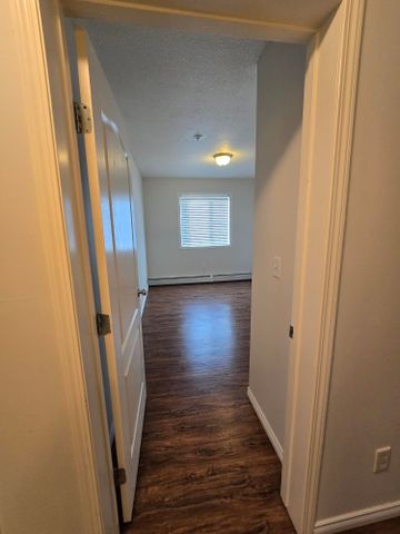 2 bedroom 1 bathroom condo PET FRIENDLY!!! - Photo 5