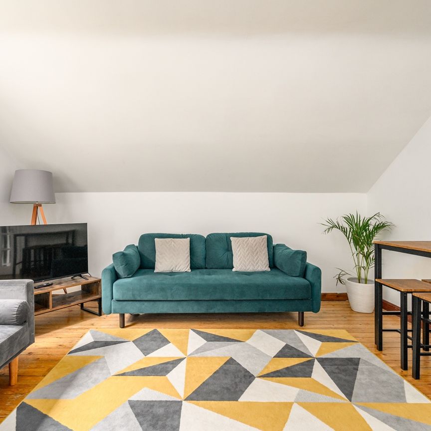 2 Bed End Terrace, Young Street South Lane, EH2 - Photo 1