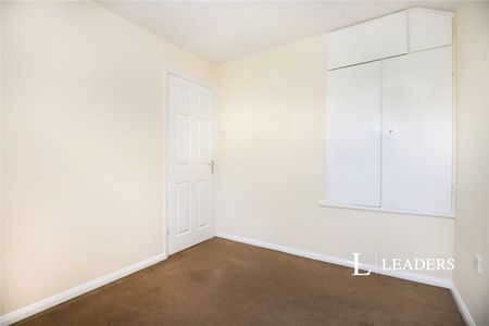 2 bedroom house to rent Hallam Close, Moulton, Northampton, NN3 - Photo 3