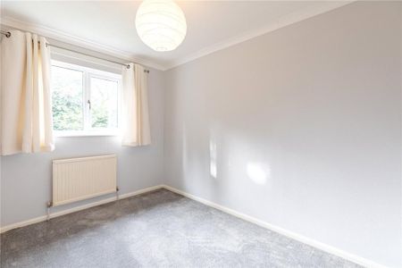 3 bedroom end of terrace house to rent - Photo 4