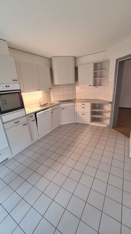 APPARTEMENT DE 5½ PIECES PROCHE DE TOUTES COMMODITES - Foto 2