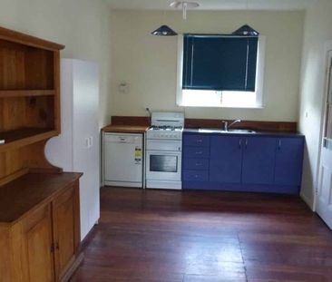 FOUR BEDROOM - ROSLYN - HOSPITAL AREA - Photo 5