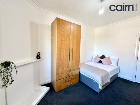 3 bedroom flat to rent - Photo 2