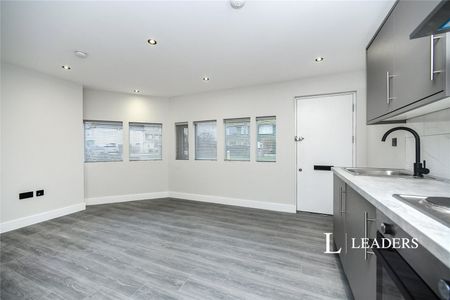 1 bedroom apartment to rent South Coast Road, Peacehaven, East Sussex, BN10 - Photo 4