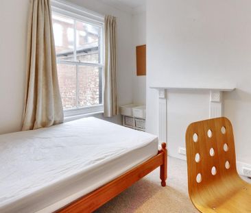 3 bedroom end of terrace house to rent - Photo 3