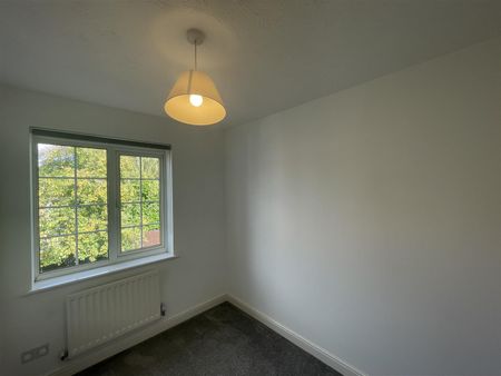 Ramsay Green, Wellesbourne - Photo 2