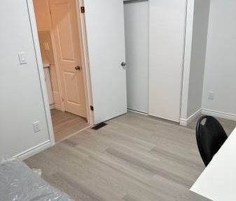 $1,350 / 1br - 100ft2 - Studio (Toronto) - Photo 4