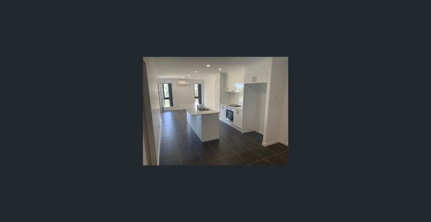 Spacious Split Level Home in Glenvale! - Photo 1