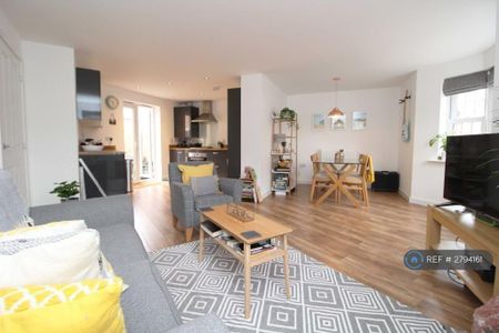 2 bedroom flat to rent - Photo 2