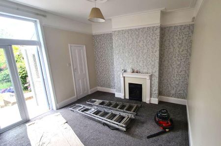 3 bedroom semi-detached house to rent - Photo 2
