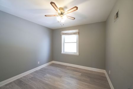 For Lease - 11 Mississauga Road Unit# Upper, Mississauga, Ontario - Photo 3