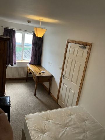 34 Edinburgh Street, Belfast BT9 7DS - Photo 4