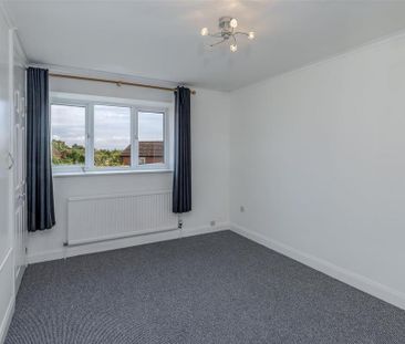 2 bedroom semi-detached house to rent - Photo 3