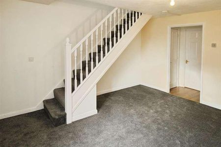 Dewfield Close, Bierley, Bradford, BD4 - Photo 3