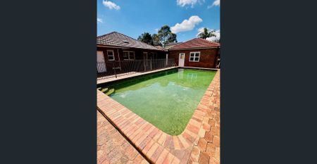 Spacious & Comfortable Double Brick Family Home - Photo 5