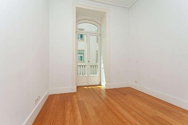 1 Bedroom Apartment with parking, Avenida da Liberdade, Lisboa - Photo 1