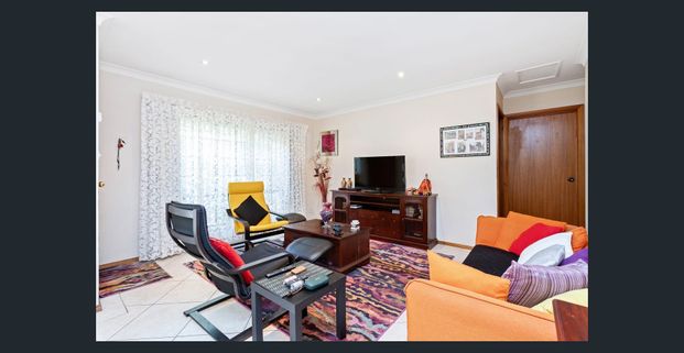 SPACIOUS AND PRIVATE UNIT IN SOUGHT AFTER ASCOT PARK - Photo 1