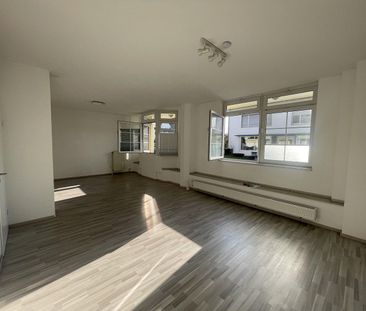 Pronájem bytu 2+1 • 79 m² bez realitkyGothestraße 18, , Severní Por... - Photo 1