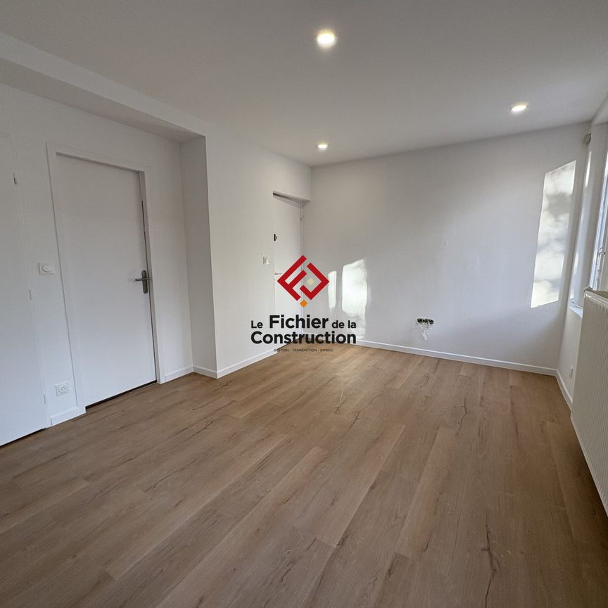 Location Appartement 1 pièce 19m² ST MARTIN D HERES 38400 - Photo 1