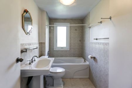 For Lease - 1695 Coram Crescent Unit# Main, Mississauga, Ontario - Photo 3
