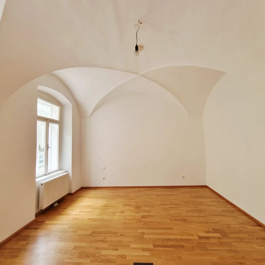 Historischer Charme trifft modernes Wohnen – 2,5-Zimmer-Wohnung in der Rathausgasse - Foto 1