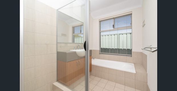 Charming and Loveable Family Home - Photo 1