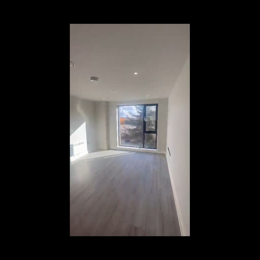 1 Bed Flat, St Martin's Place, B15 - Photo 1