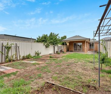369 Churchill Road, Kilburn SA 5084 - House For Rent | Domain - Photo 1