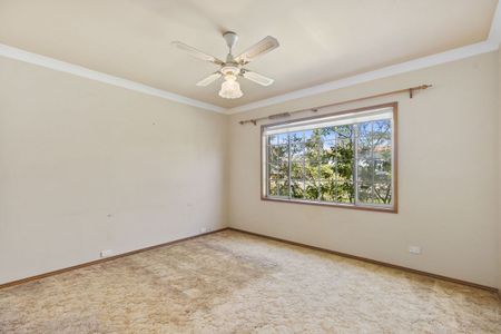 Spacious Family Home with Beautiful Outlook - Photo 4