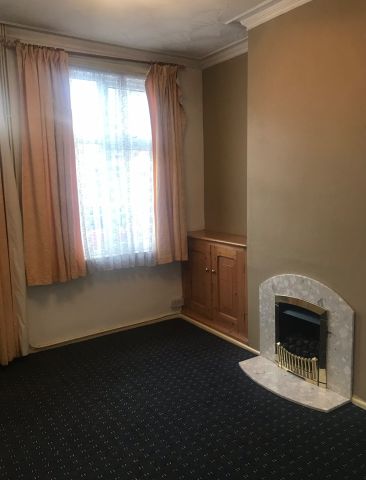 2 Bed Terraced House, Harold Street, LE2 - Photo 2